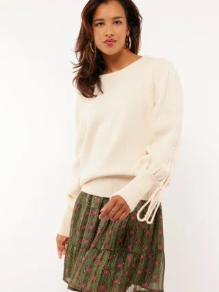 Fluresk Scottie Knit Sweater ecru