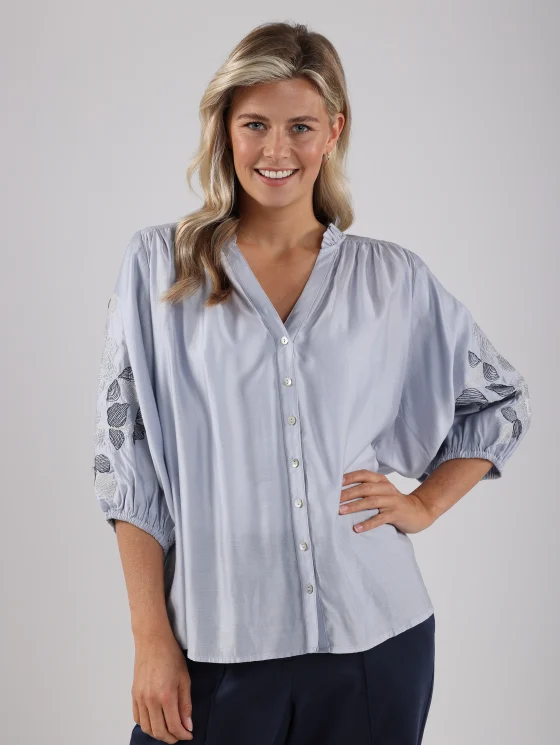 Nukus Tina Blouse Embroidery sky blue - Afbeelding 4