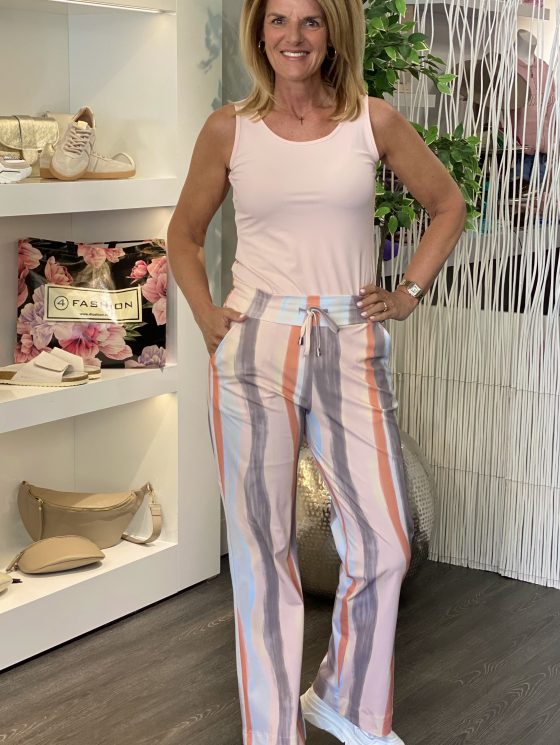 Mi piace Travelbroek Loose Fit grape apple swirly print 202089