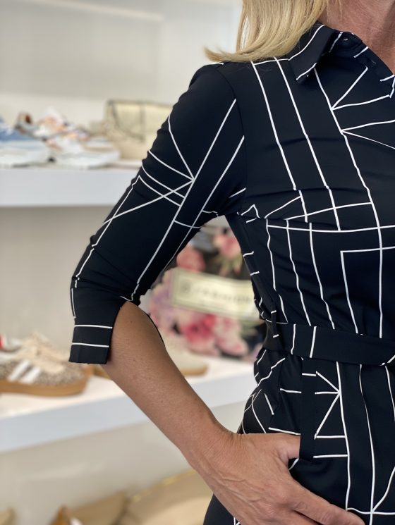 Mi Piace Travelstof Jurk zwart kit geometric print 202092 - Afbeelding 4