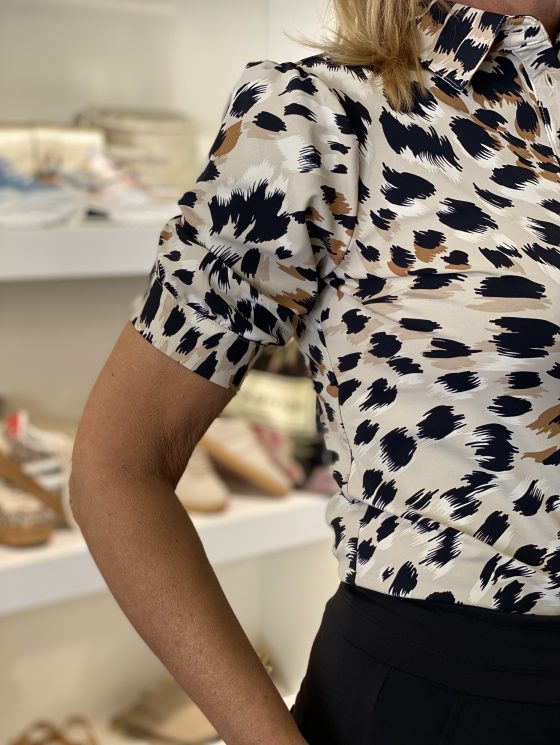 Mi Piace Travelstof Blouse Korte Mouw latte faded camouflage 202270 - Afbeelding 3