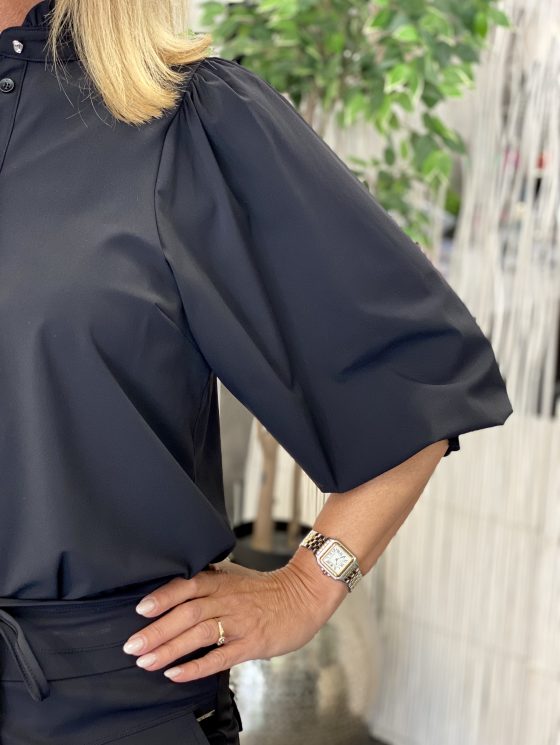 Mi Piace Travelstof Blouse Ballonmouw 202532 zwart - Afbeelding 3