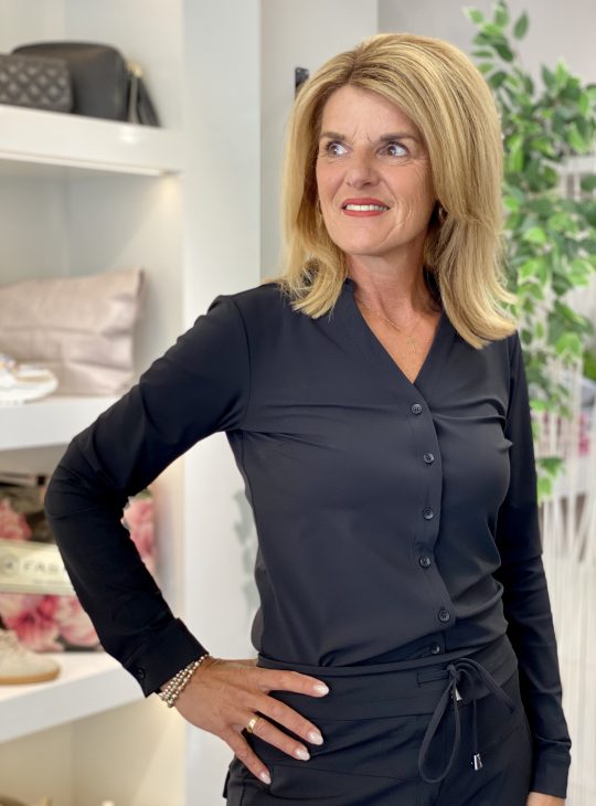 Mi Piace Travelstof Blouse V-hals zwart 202509