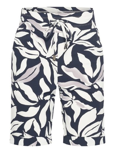 Mi Piace Travelstof iets wijdere Korte Broek donkerblauw offwhite flower print 202423