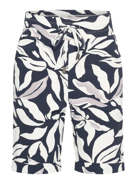 Mi Piace Travelstof iets wijdere Korte Broek donkerblauw offwhite flower print 202423