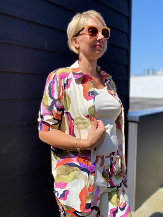 Mi Piace Travelstof Blouse Korte Mouw multicolour picasso print 202270