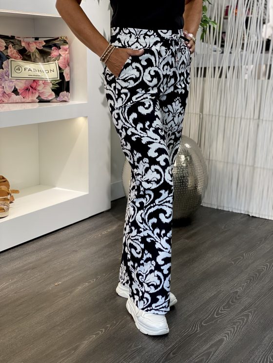 Mi Piace Travelbroek Loose Fit zwart offwhite ornament print 202089 - Afbeelding 3