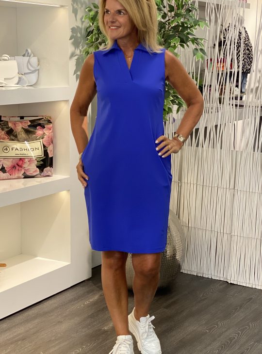 Mi Piace Travelstof Mouwloze Jurk Recht Model 202443 cobalt