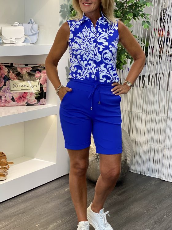 Mi Piace Travelstof Blouse Mouwloos cobalt offwhite ornament print 202299 - Afbeelding 2