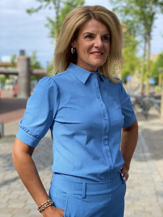 Mi Piace Travelstof Blouse Korte Mouw bleached denim 202270
