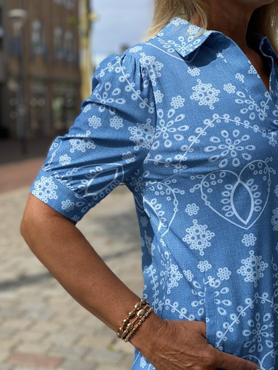 Mi Piace Travelstof Jurk bleached denim embroidery print 202605 - Afbeelding 4