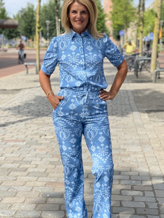 Mi Piace Travelstof Blouse Korte Mouw bleached denim embroidery print 202270 - Afbeelding 2
