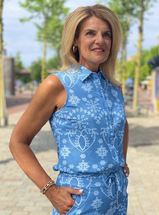 Mi Piace Travelstof Blouse Mouwloos bleached denim embroidery print 202299