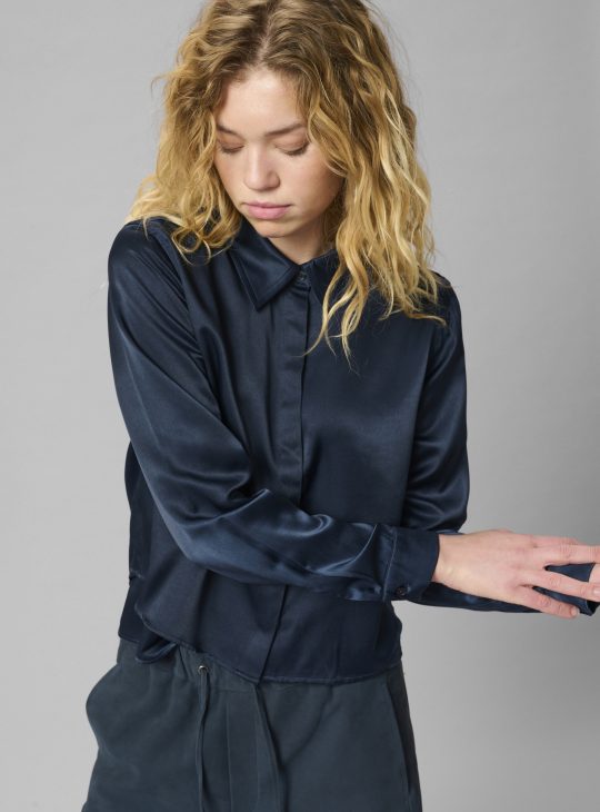 My Essential Wardrobe EstelleMW Short Shirt Blouse after midnight