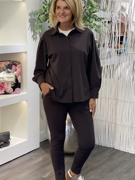 Mi Piace Travelstof Oversized Blouse 202524 espresso - Afbeelding 2