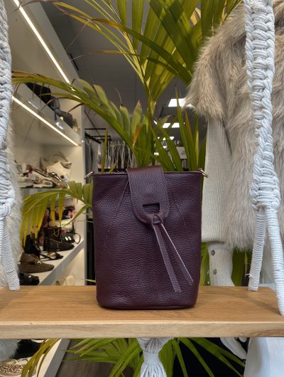 Kendra Tas Classic Grain Burgundy T284
