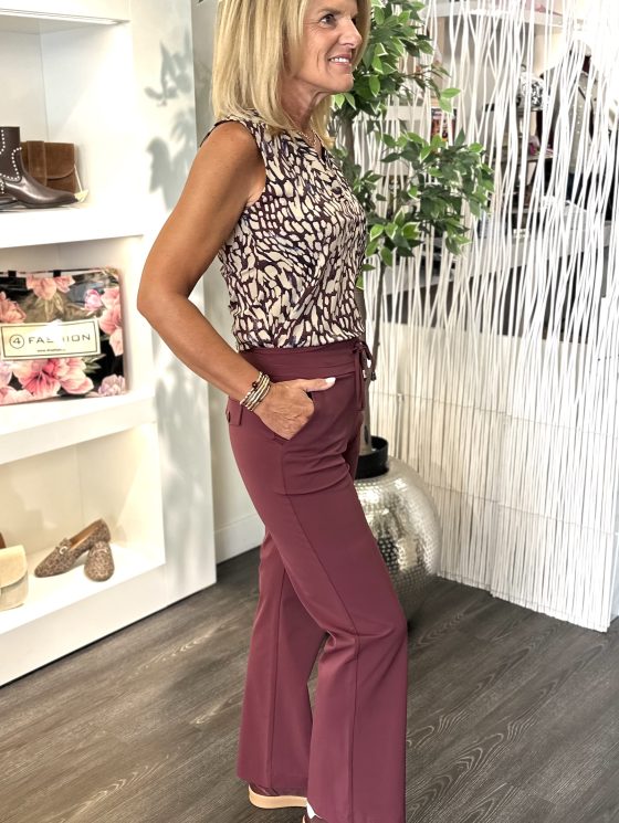 Mi Piace Travelstof Mouwloze Top burgundy latte  abstract 202425 - Afbeelding 4