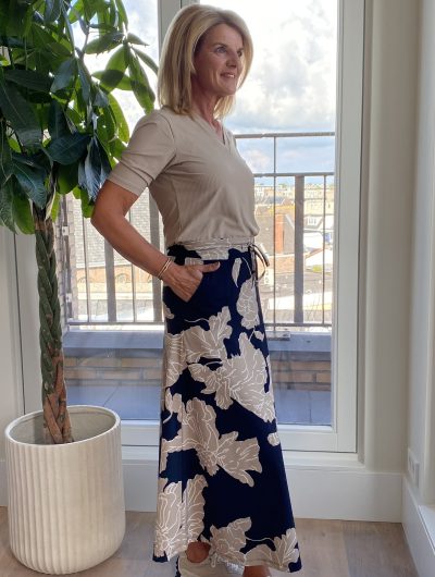 Mi Piace Travelstof Rok 202123 big flower print black