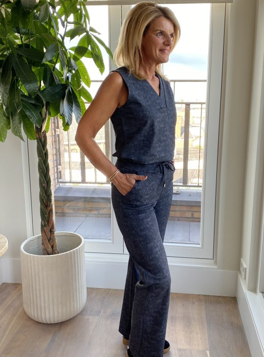 Mi Piace Travelbroek Recht Dikkere Kwaliteit 202136 heavy stone foil print dark grey