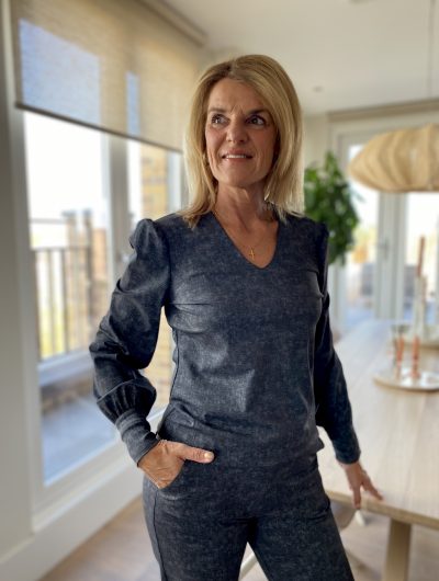 Mi Piace Travelstof Top Lange Mouw 202226 stone foil print dark grey