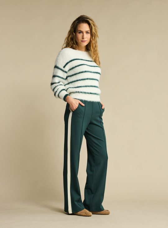 Red Button Fuzzy Sweater & Stripe ecru/pine