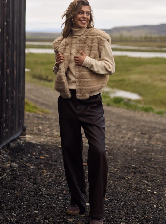 Nukus Fenna PU Broek dark chocolate