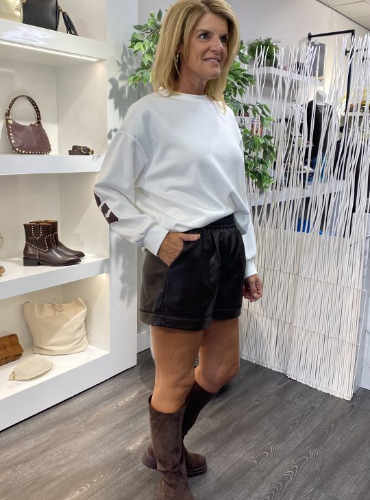 Musthaves by Elja New York Sweater offwhite