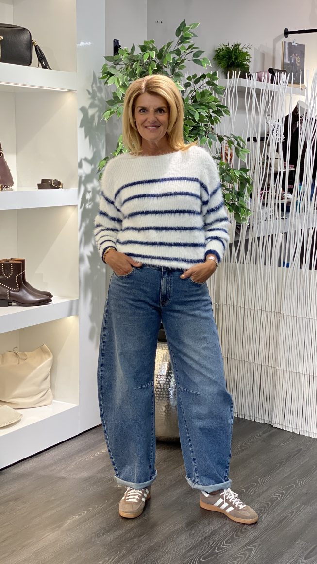 Red Button Fuzzy Sweater & Stripe ecru/indigo - Afbeelding 2