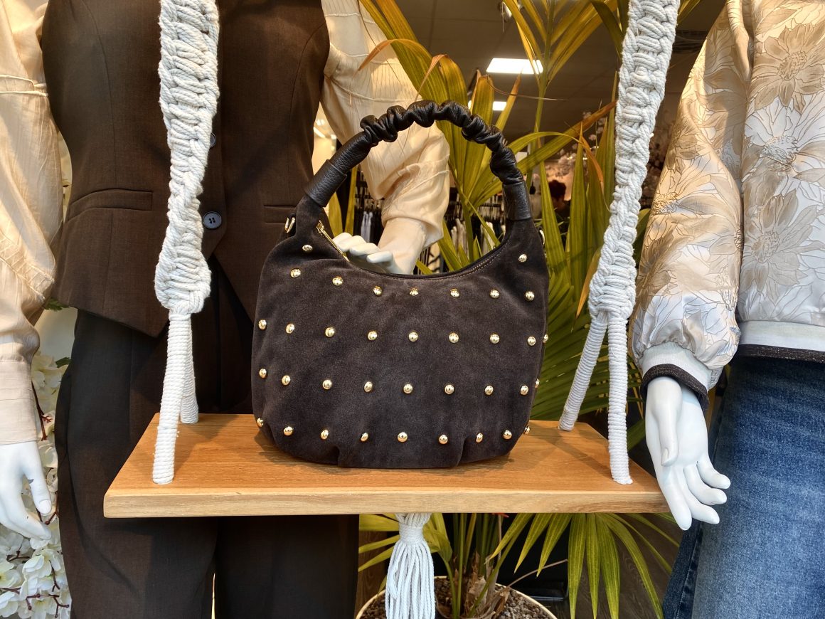 Elin Schoudertas Suede Studs Donkerbruin T353