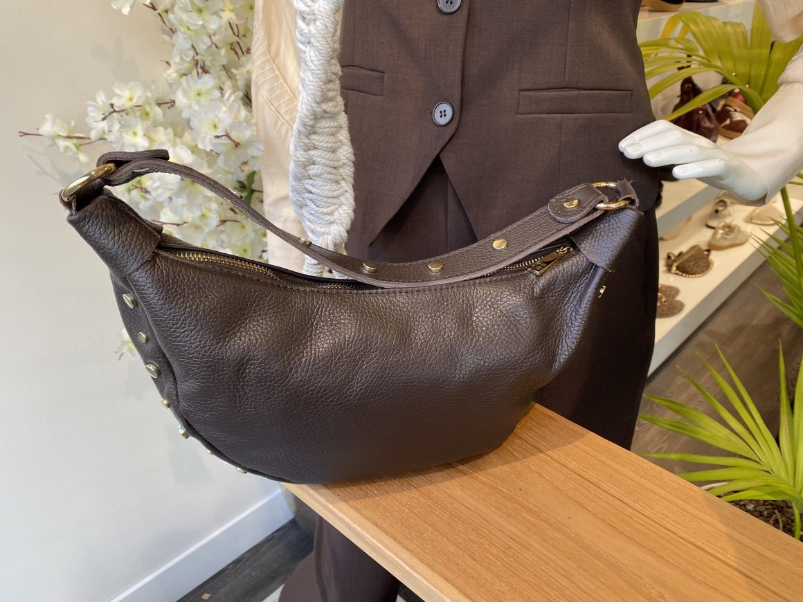 Maudine Schoudertas Leer Studs Donkerbruin/Goud T351 - Afbeelding 2