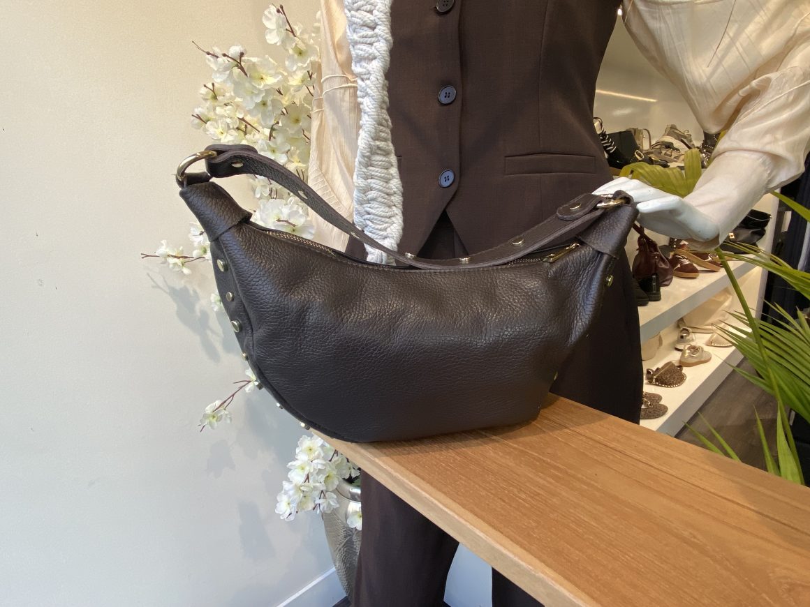 Maudine Schoudertas Leer Studs Donkerbruin/Goud T351