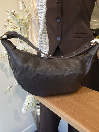 Maudine Schoudertas Leer Studs Donkerbruin/Goud T351