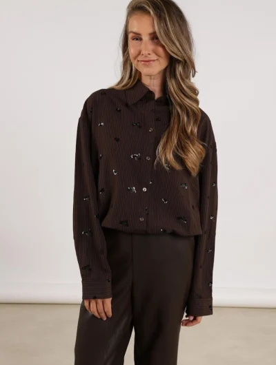 Nukus Iris Blouse Embroidery dark chocolate