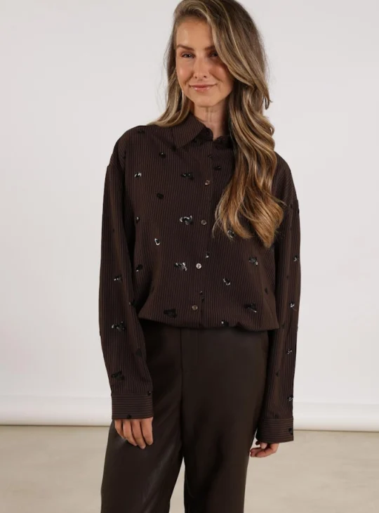 Nukus Iris Blouse Embroidery dark chocolate