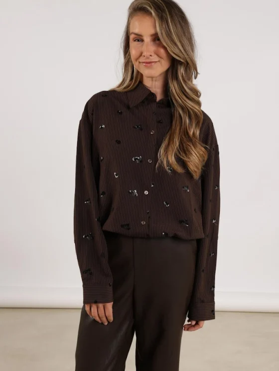 Nukus Iris Blouse Embroidery dark chocolate