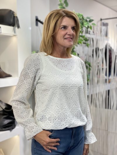 Red Button Top Ajour Off White