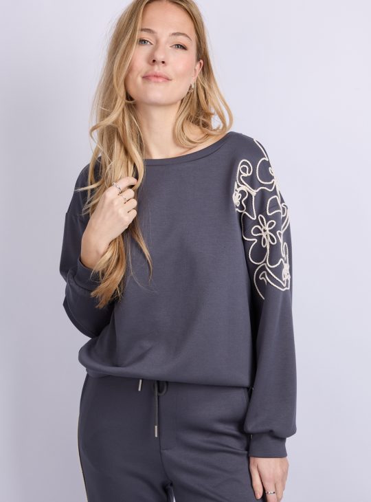 C&S Wilhelmina Sweater dark jeans blue