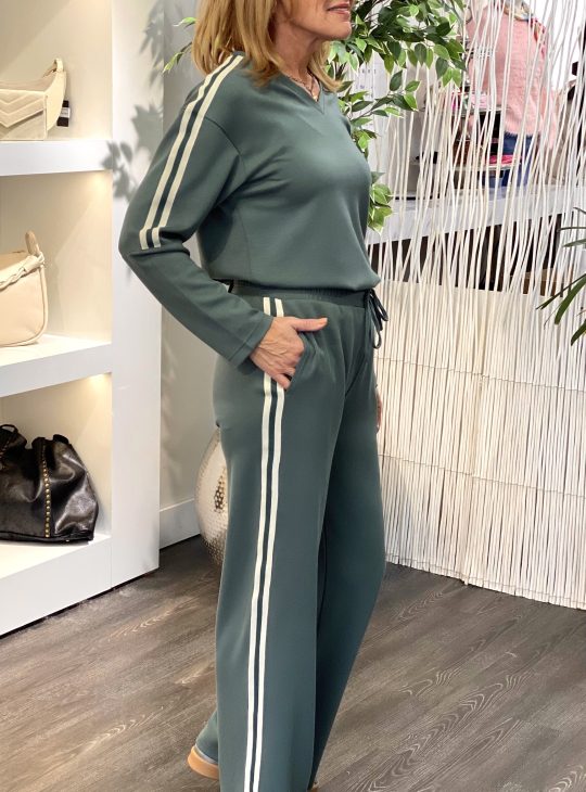 Freequent Lucinda Wijde Broek dark forest w. star off white